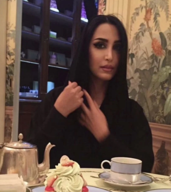 هند القحطاني تبرر خلعها للحجاب بتشدد أهلها وطليقها